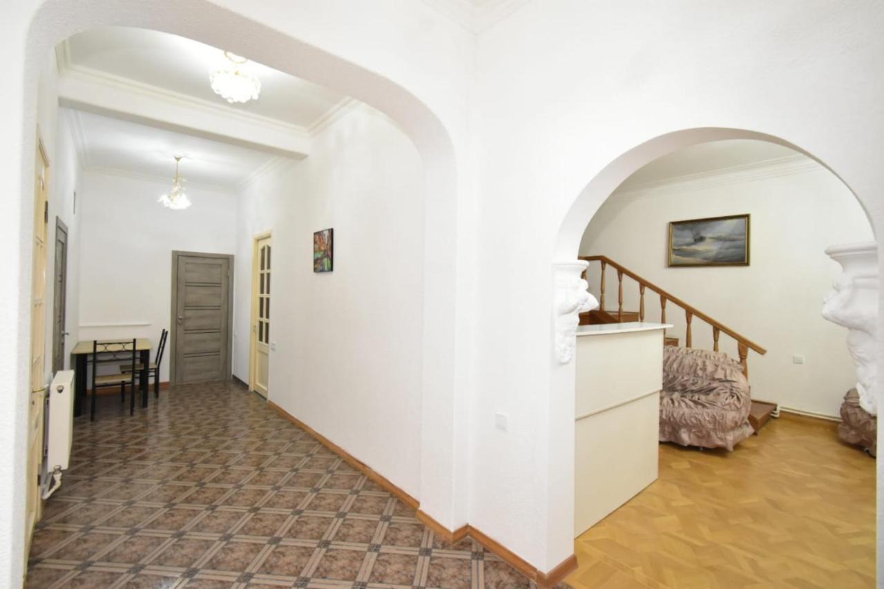 Guesthouses Opera Erywań Zewnętrze zdjęcie